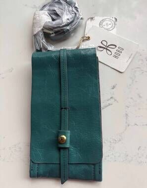 NEW HOBO token crossbody wallet in bluegrass